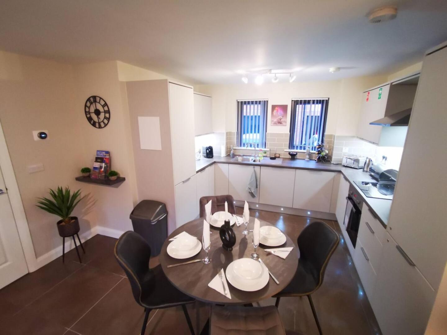 Belfast Central 2 Bedroom Luxurious Modern Stay Exterior foto